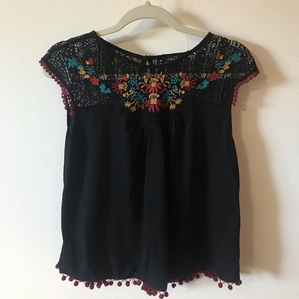 Rue21 Embroidered Tank Top Size XL